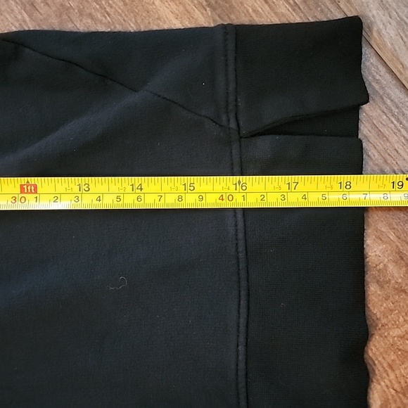 Ugg - Picture 5 of 9